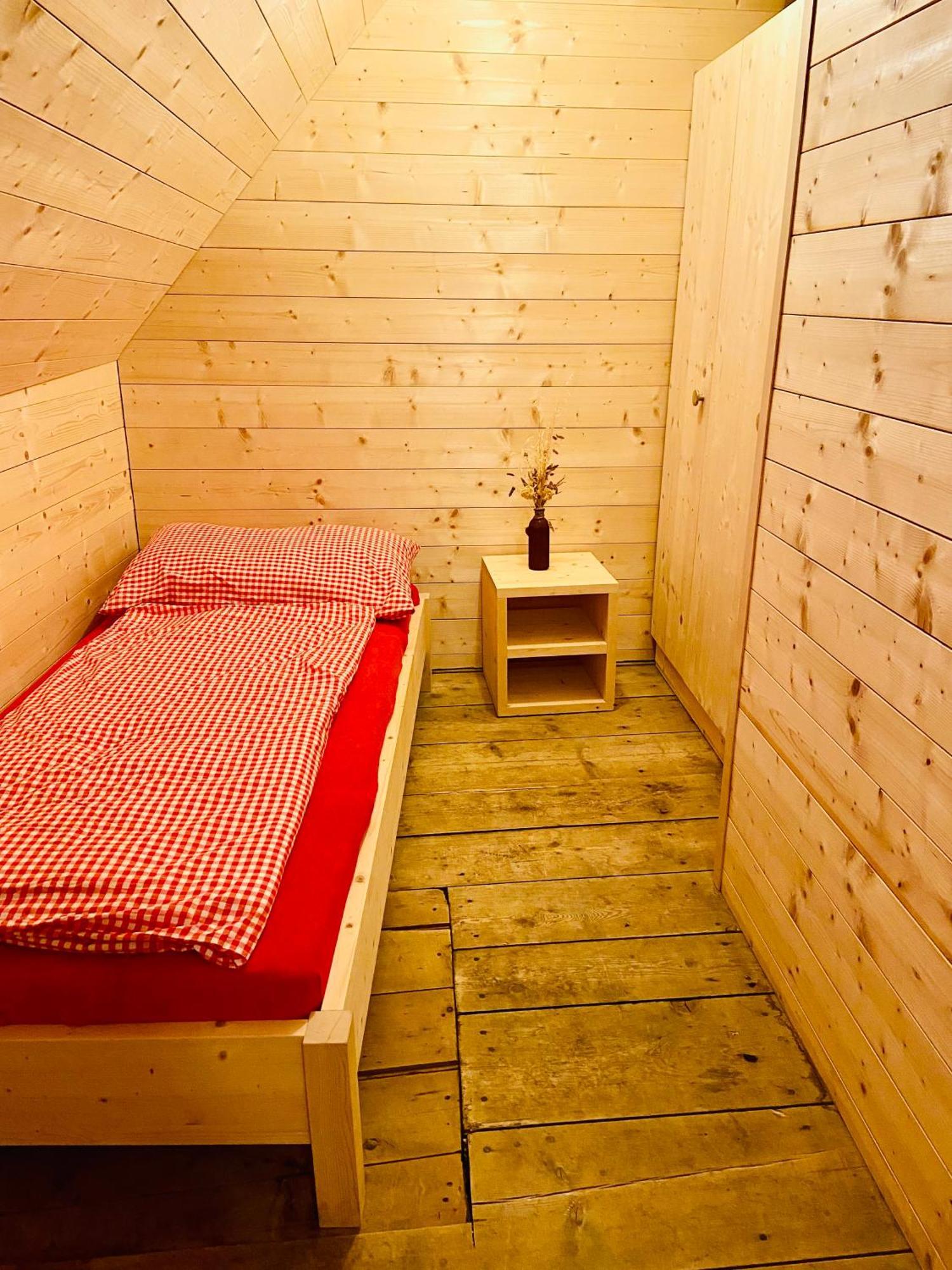 Bed and Breakfast Alp Es-Cha Dadour à Madulain Extérieur photo